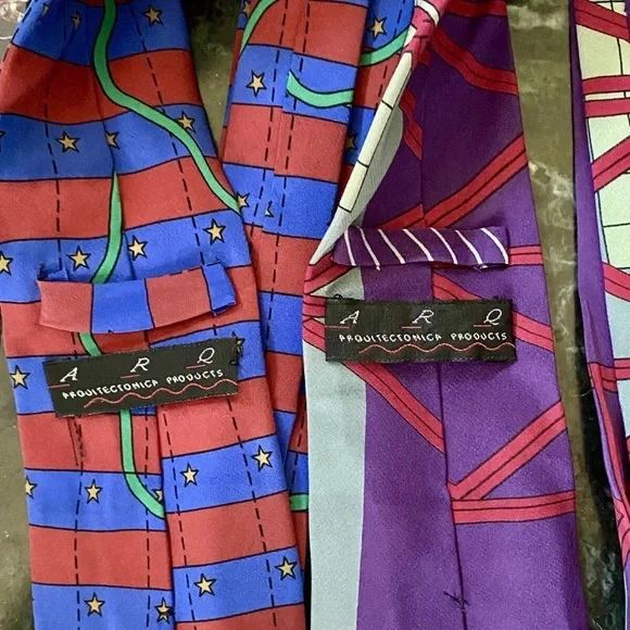 2 VINTAGE 1990s ARQ ARQUITECTONICA PRODUCTS SILK TIES STRIPES SNAKES BUILDINGS